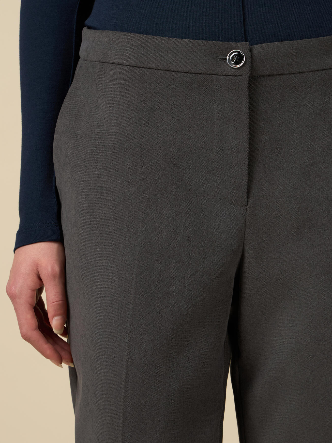 Pantaloni drepți din catifea image number 2