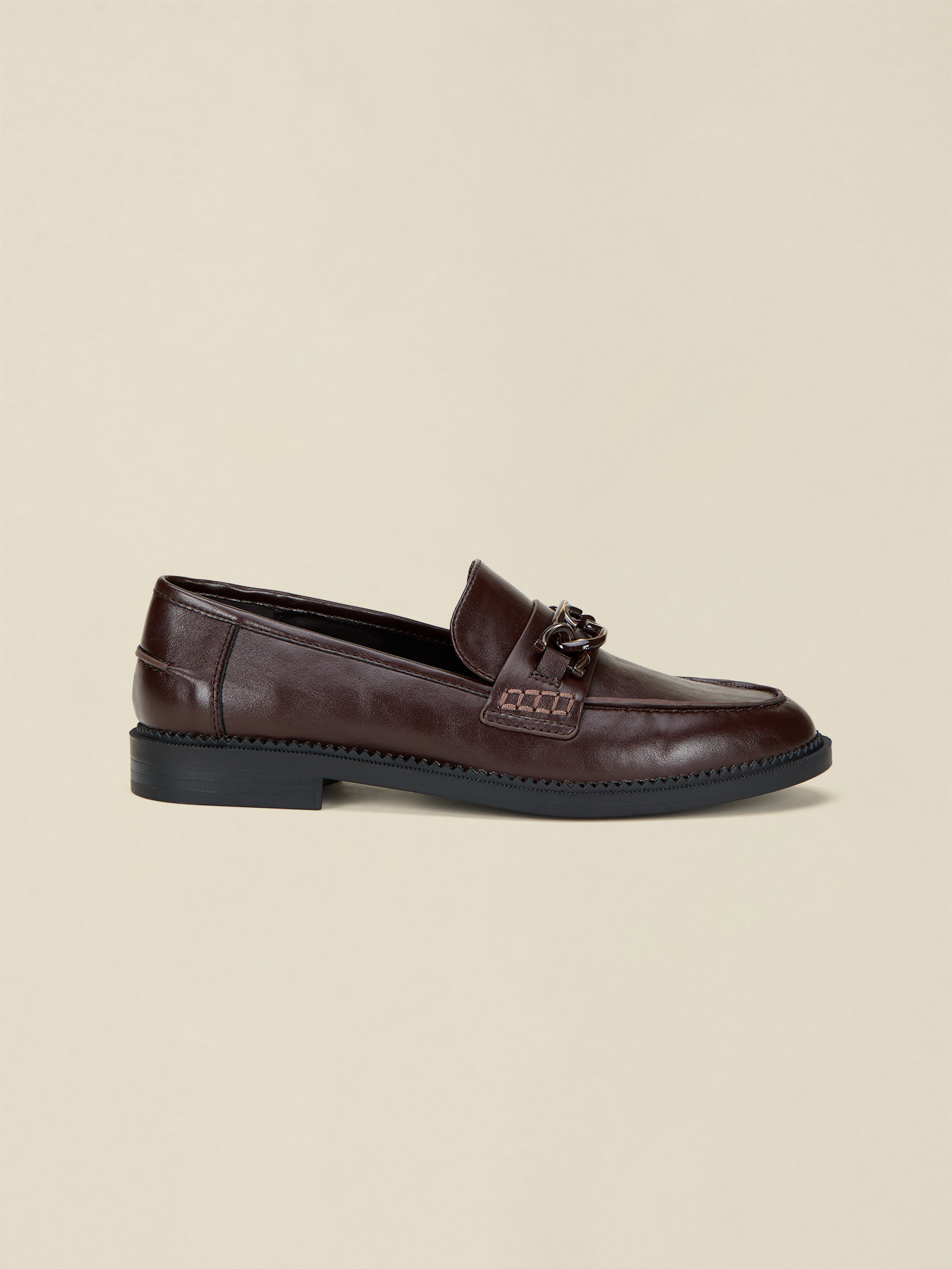 Loafers with metal chain image number 0