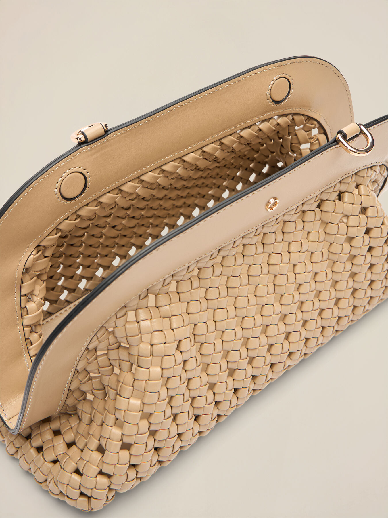 Pouch intrecciata a mano image number 4