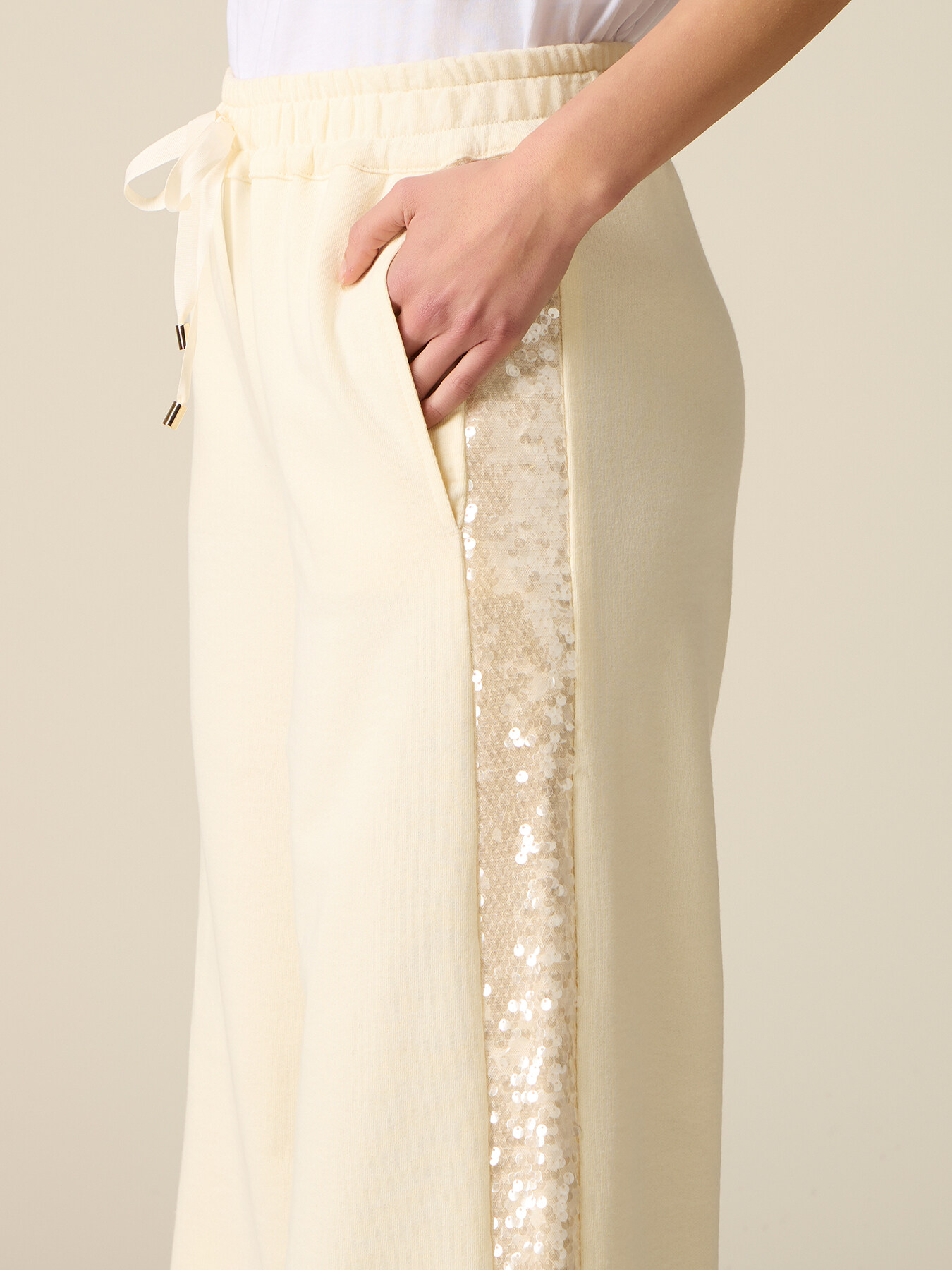 Pantalon palazzo en molleton avec paillettes image number 2
