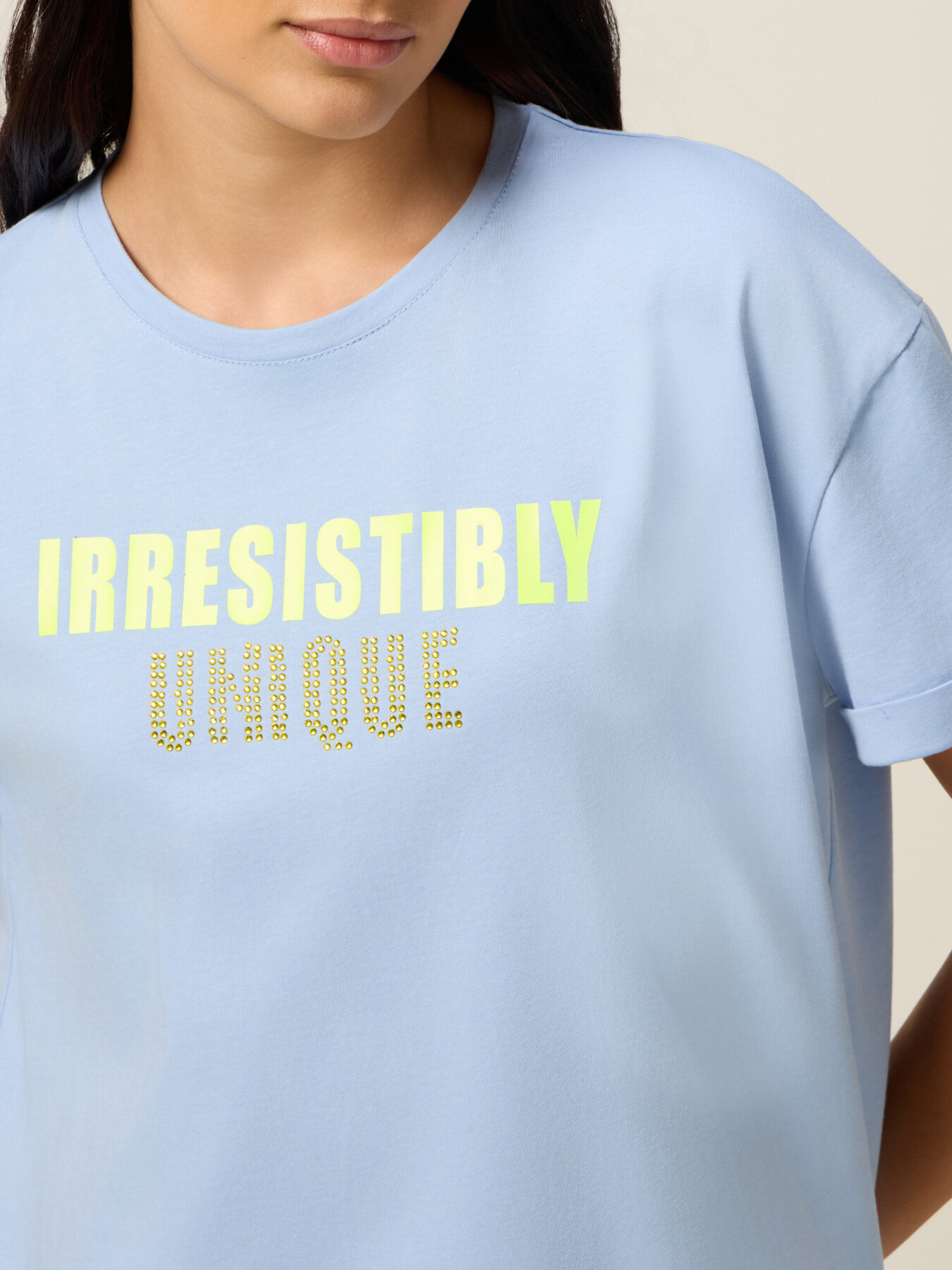 T-shirt with print and scarf image number 2