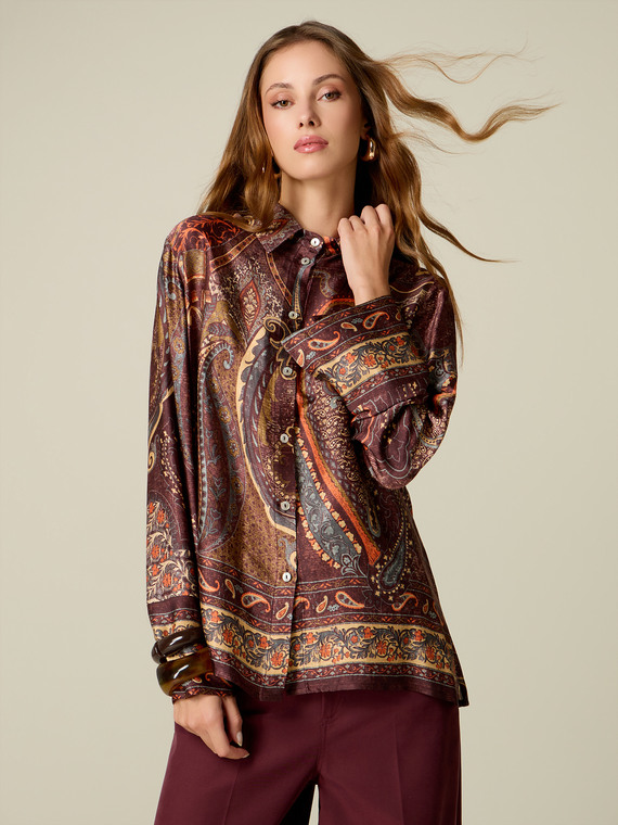 Chemise en satin fantaisie