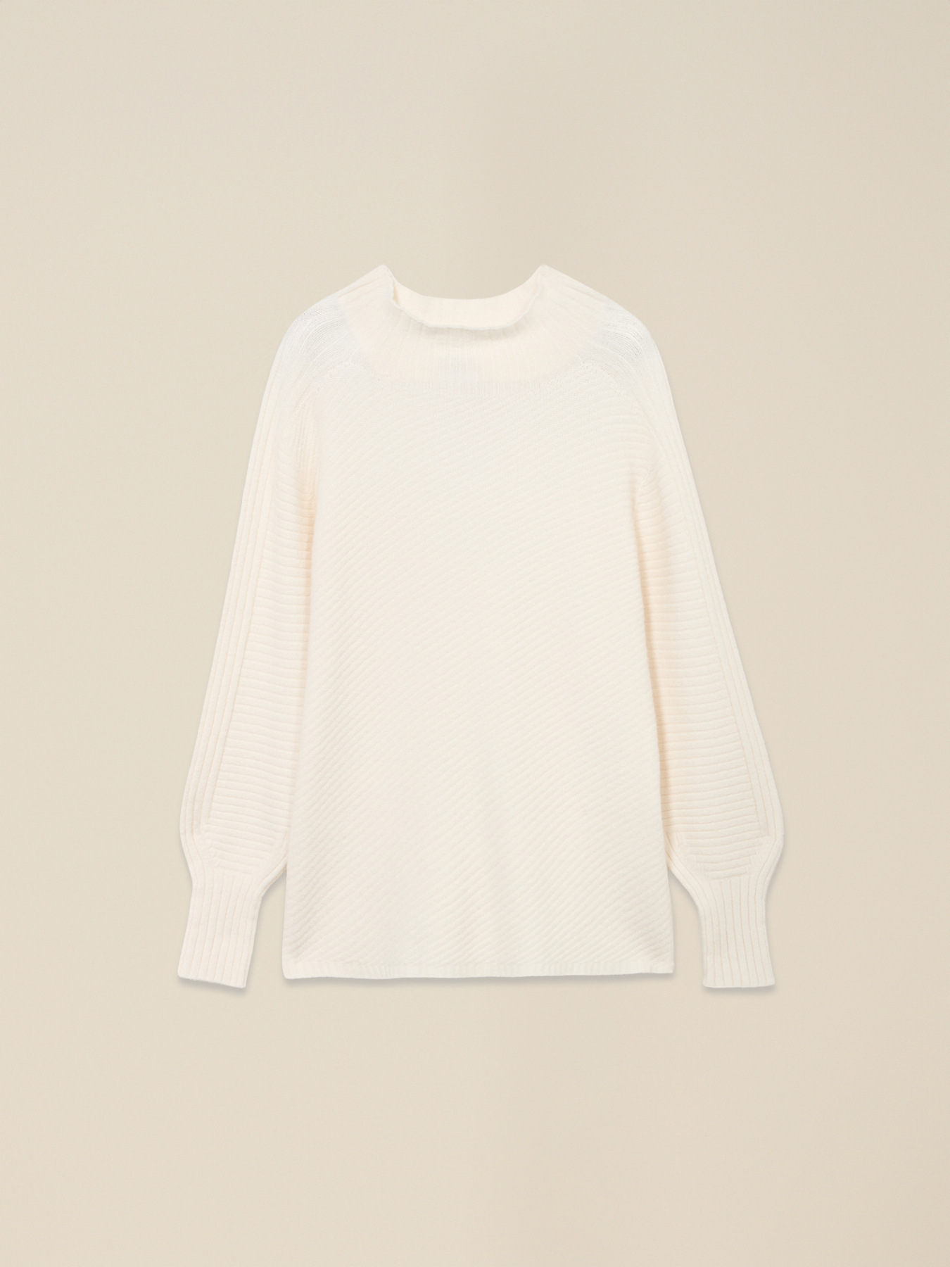 Oversized turtleneck sweater image number 3