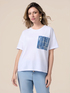 T-shirt con tasca in denim e paillettes image number 0