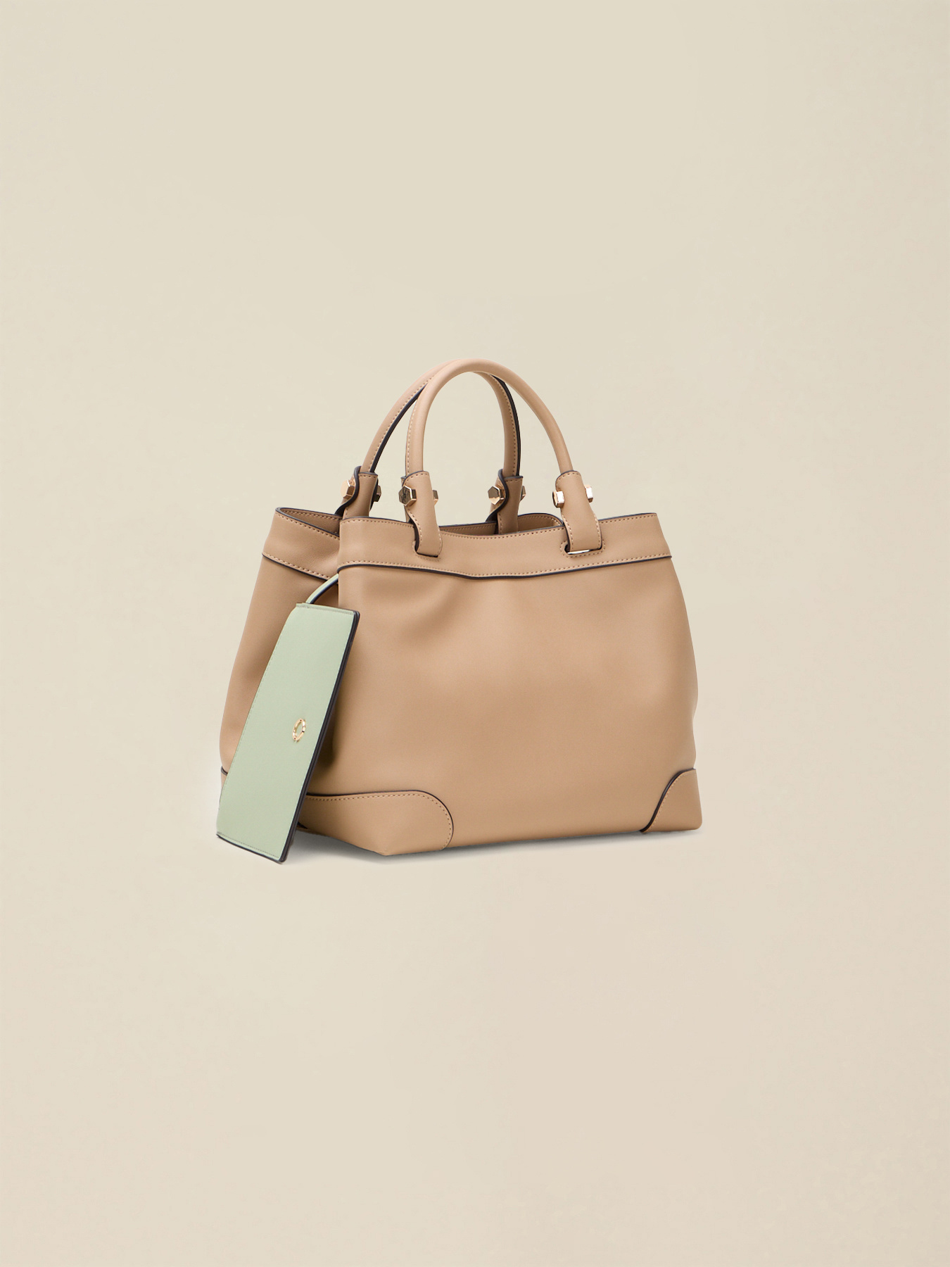 Barrel bag with mini pouch image number 4