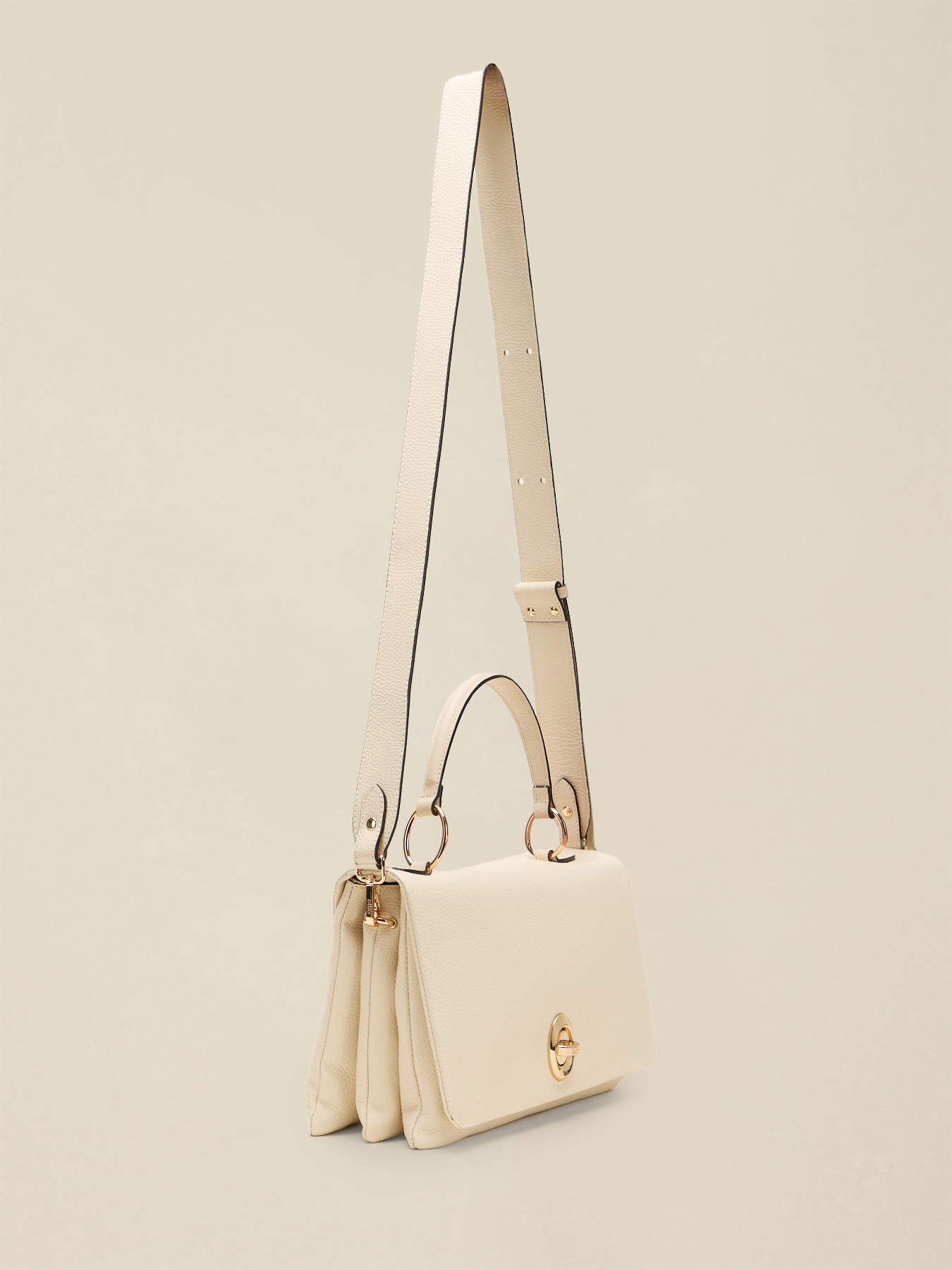 Sac bandouli&egrave;re en cuir v&eacute;ritable image number 4