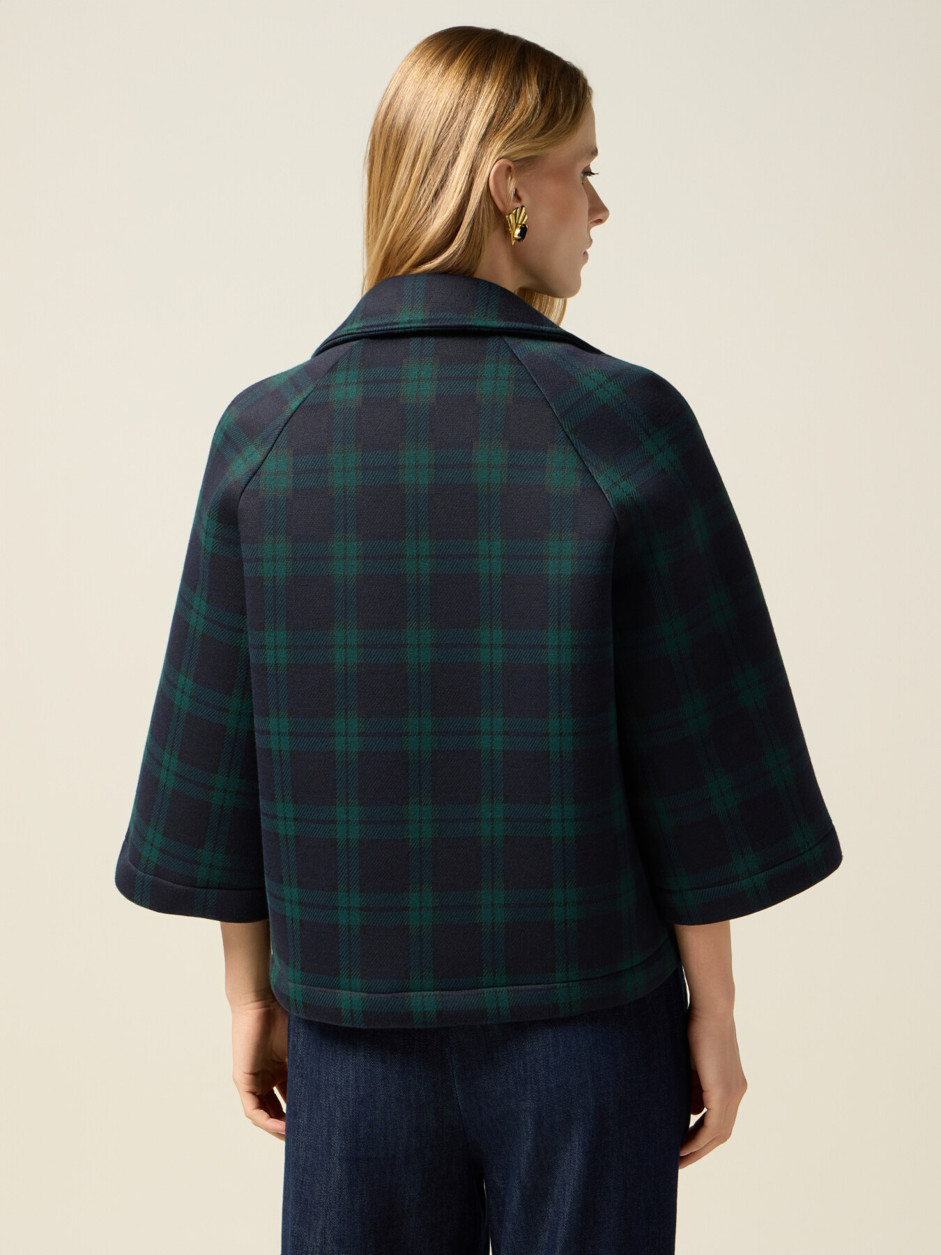 Scuba cape with brooch image number 1
