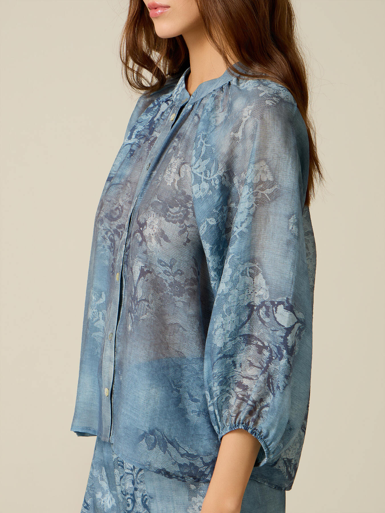 Chemise &agrave; motifs avec col mao image number 2