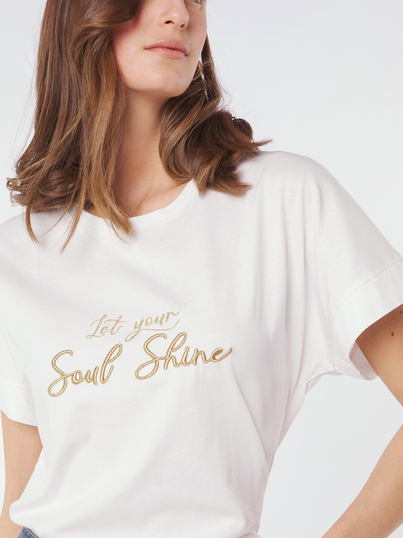 T-shirt avec broderie lettres image number 2