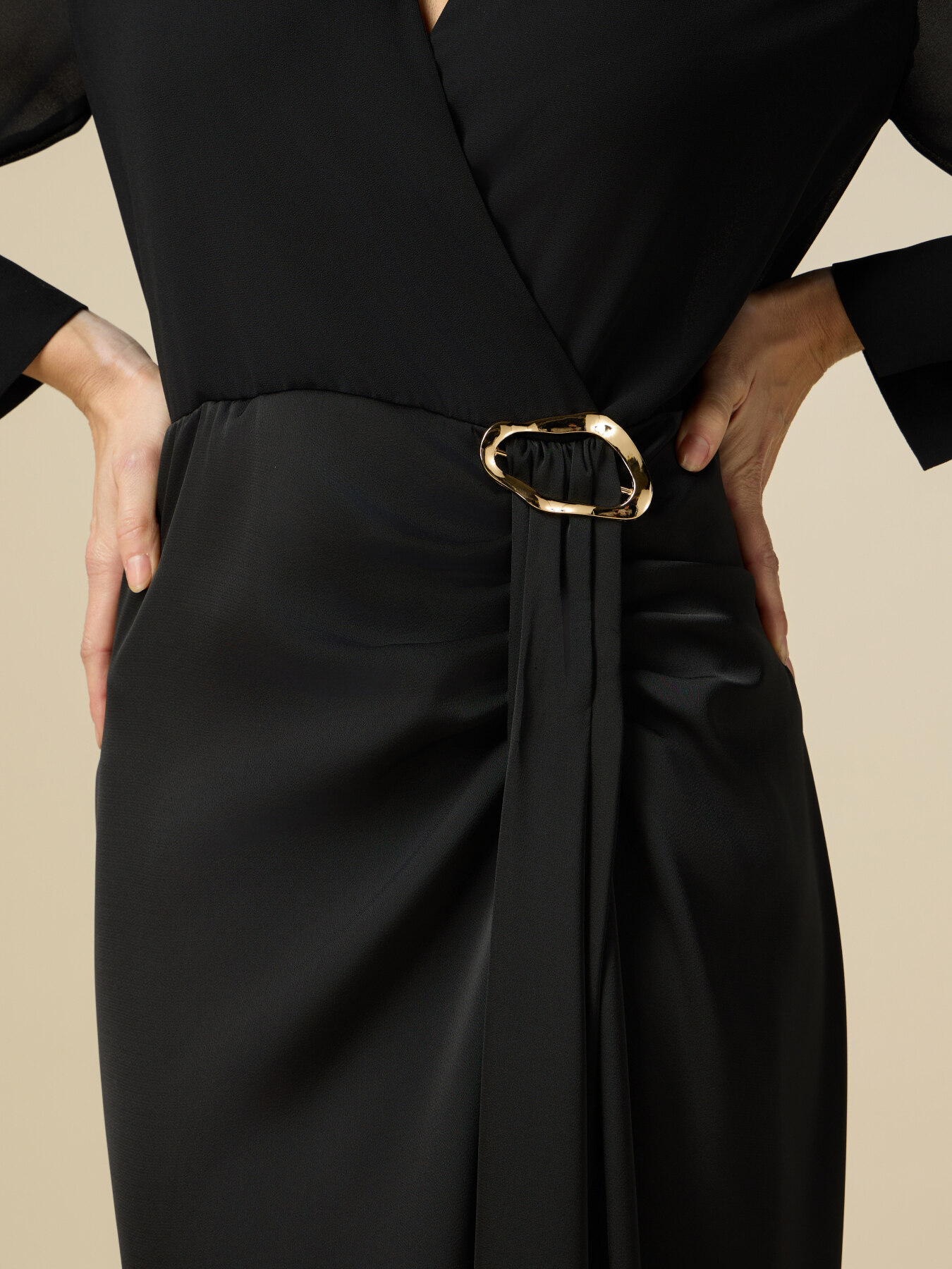 Vestido largo con falda de raso image number 2