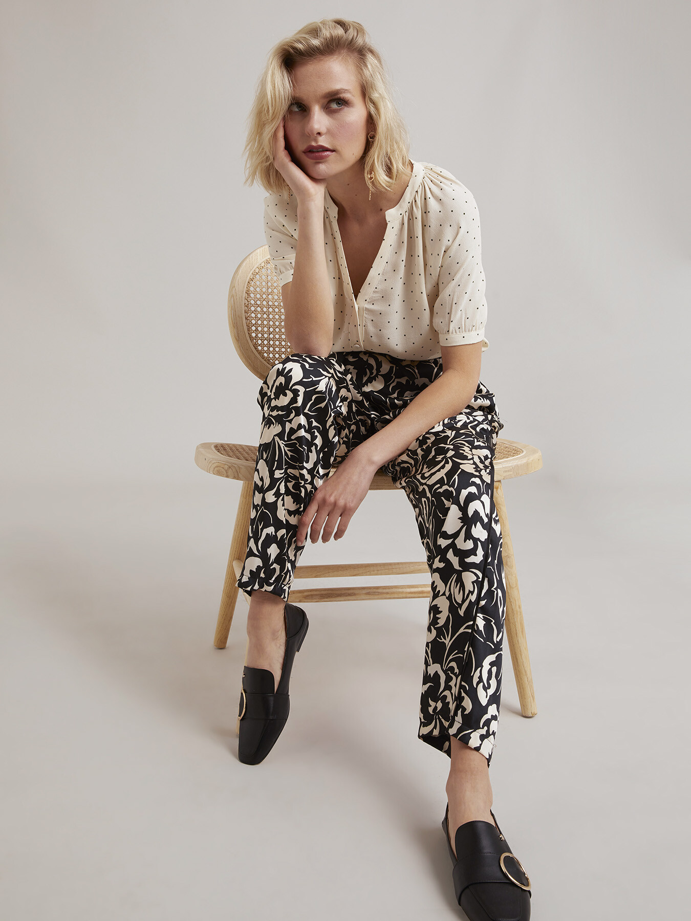 Joggers mit Blumenmuster image number 1