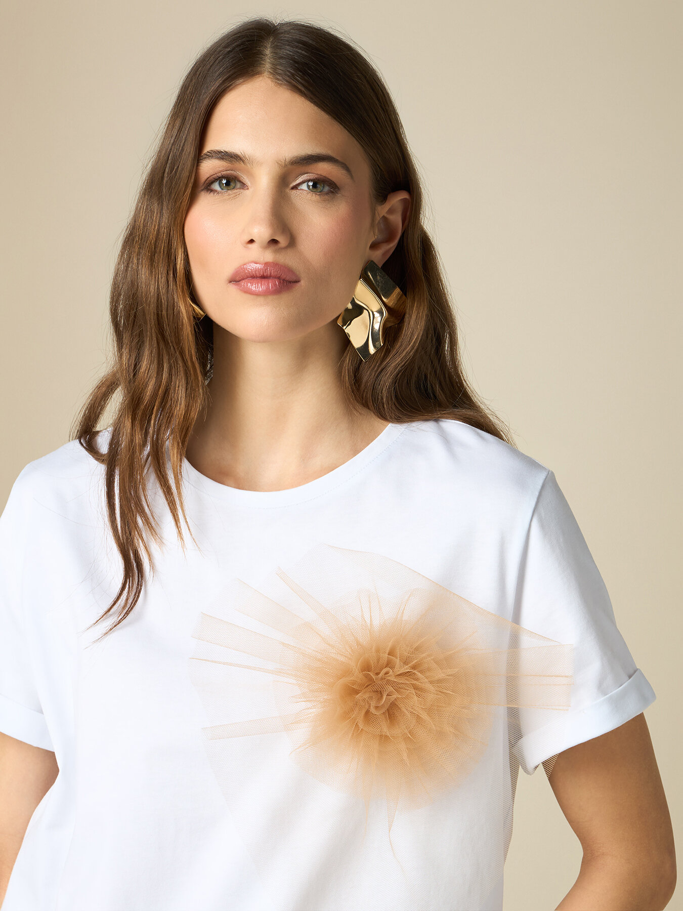 T-shirt with tulle flower image number 2