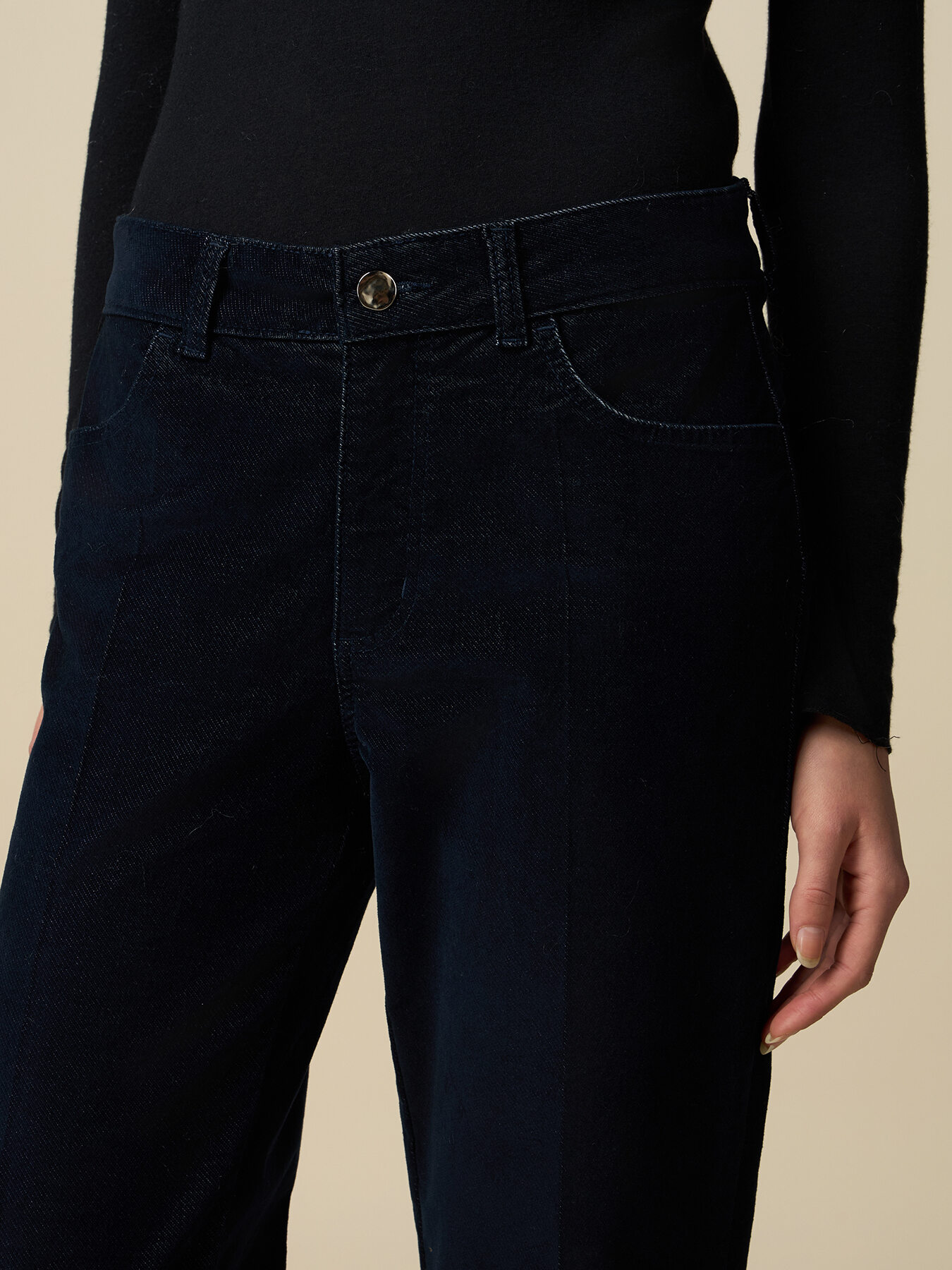 Pantaloni evazați din denim cu efect de catifea image number 2