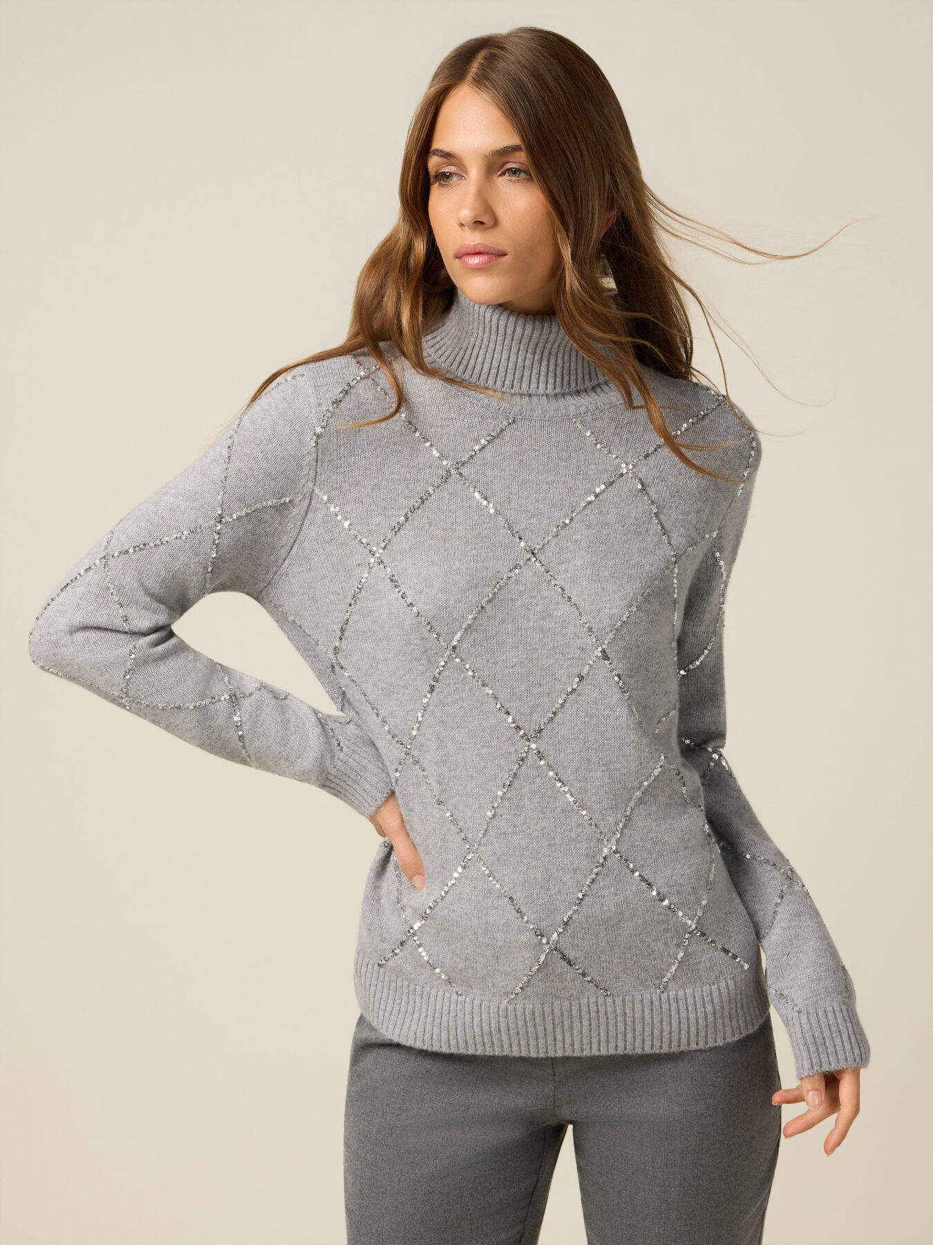 Jersey de cuello alto mezcla cashmere con lentejuelas image number 0