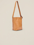 Sac hobo en cuir v&eacute;ritable avec pochette image number 4