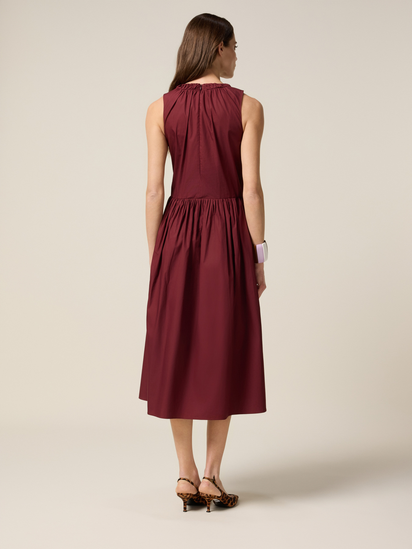Robe midi &eacute;vas&eacute;e en popeline image number 1