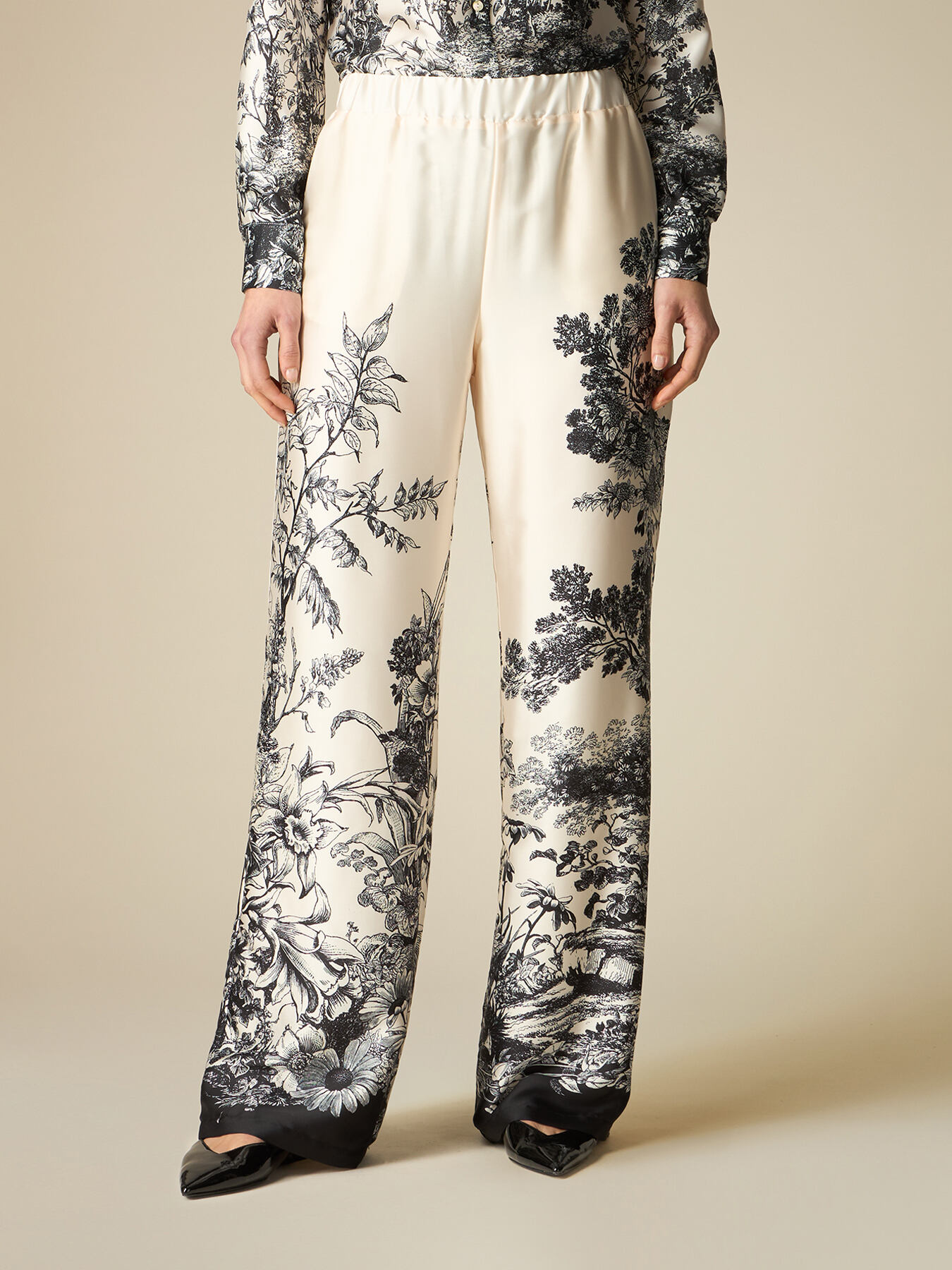 Patterned satin palazzo trousers image number 4