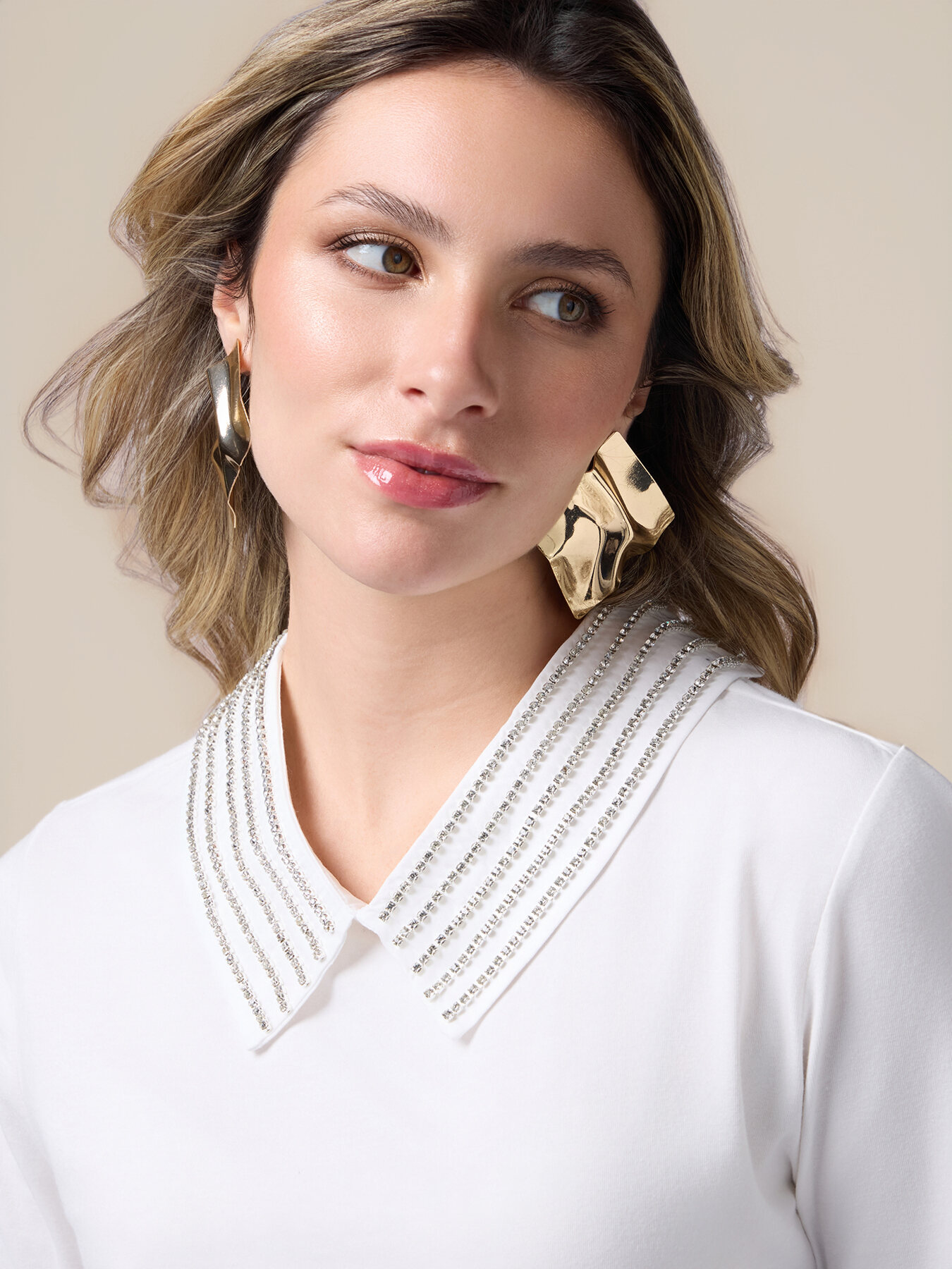 T-shirt maniche corte con colletto gioiello image number 2