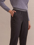 Pantalon skinny à fines rayures image number 2