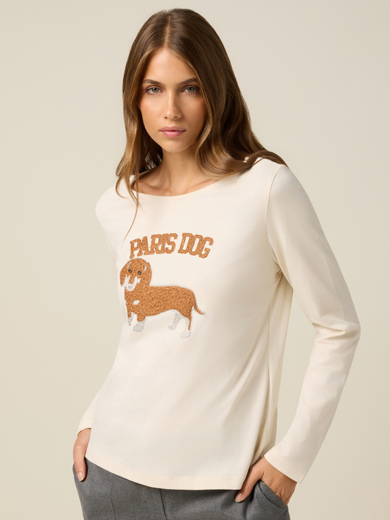 T-shirt con stampa e applicazioni