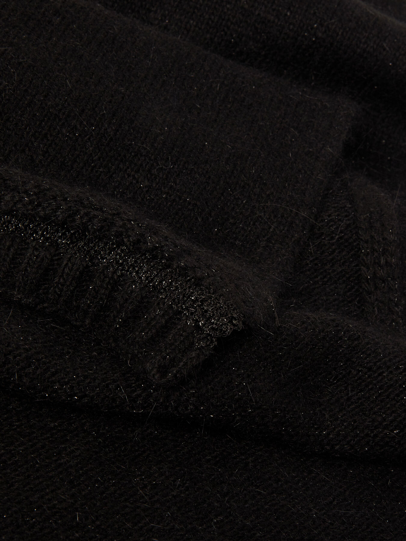 Scarf with lurex band image number 2