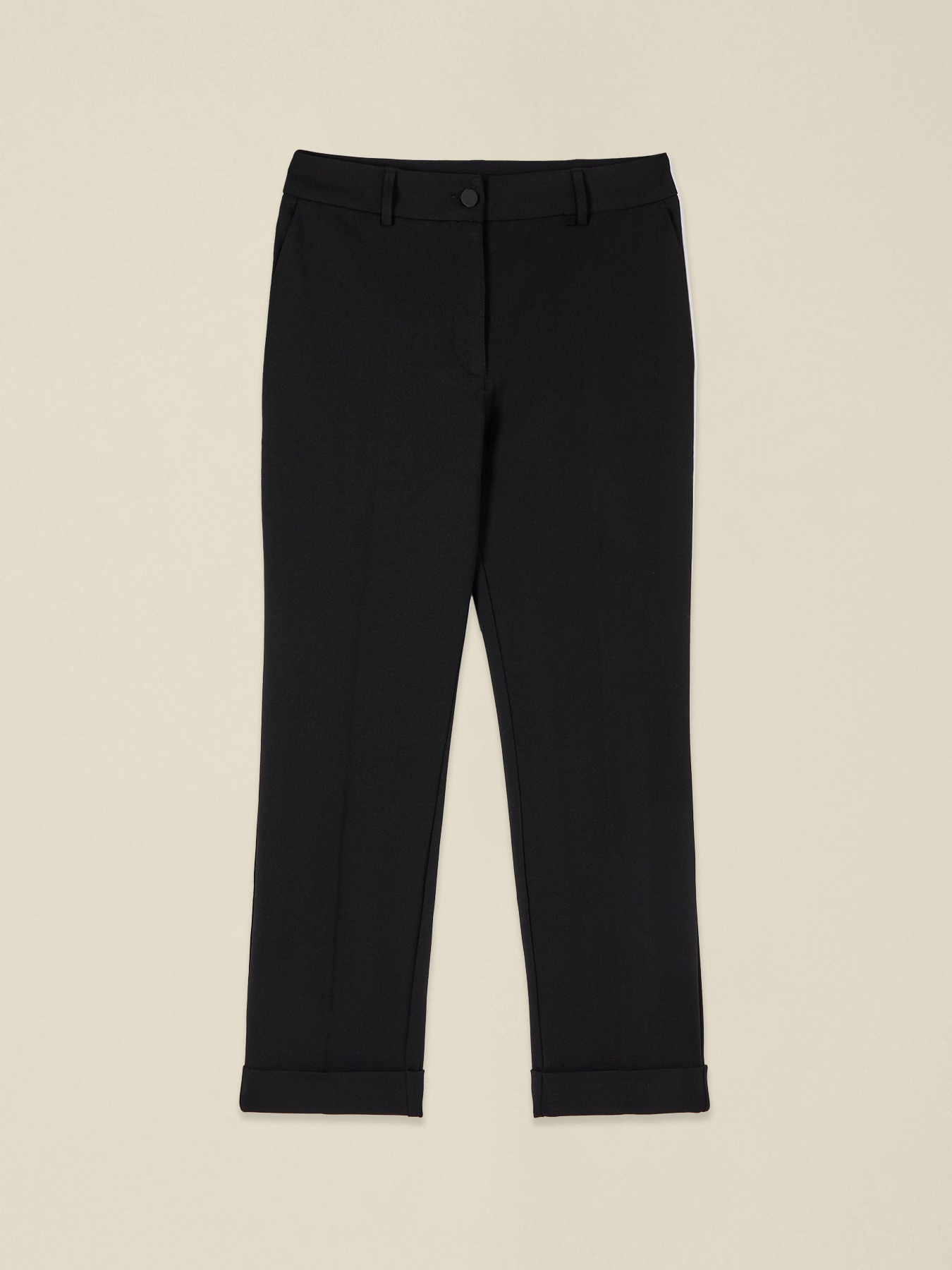 Pantalones cropped de tejido crep&eacute; image number 4