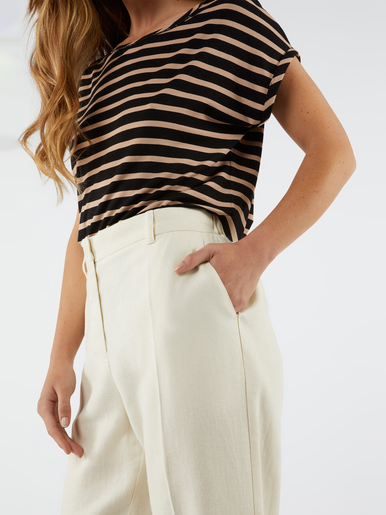 Linen blend chinos image number 2