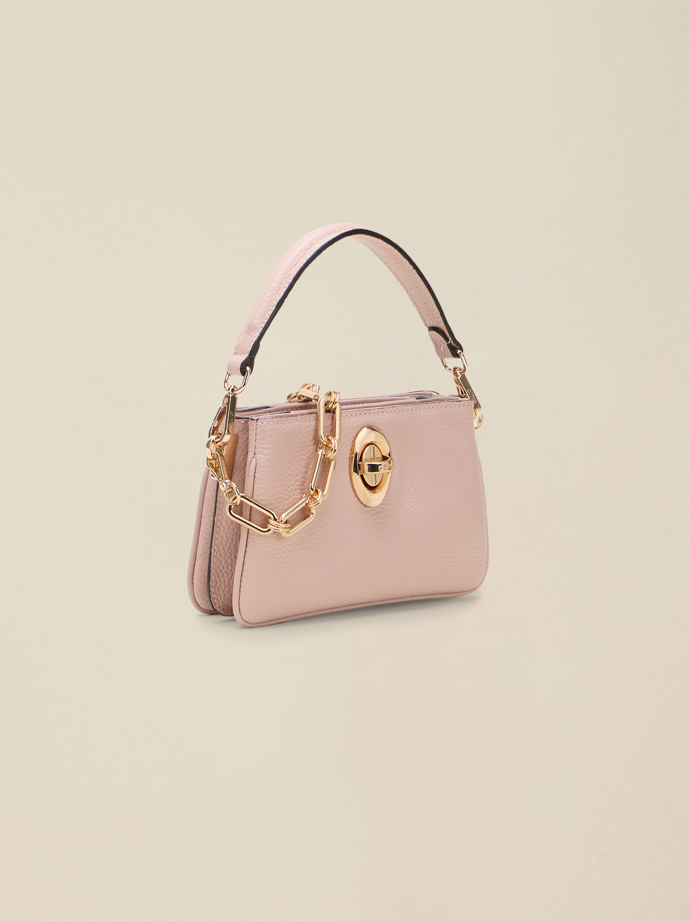 Borsa in vera pelle con catena decorativa image number 4