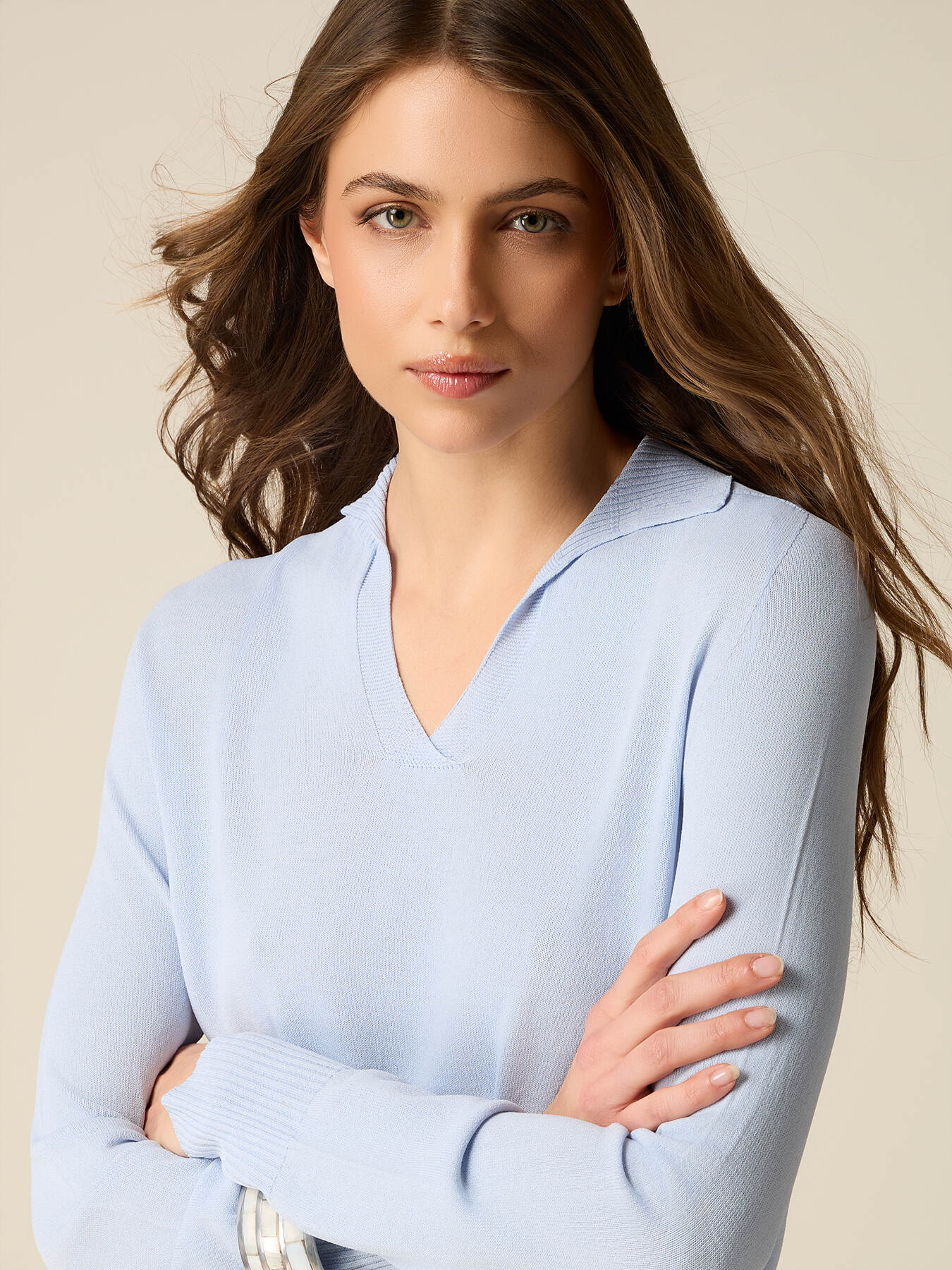 V-neck polo sweater image number 2