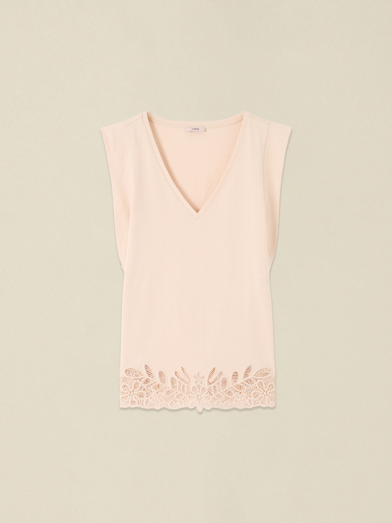 Cotton top with macram&eacute;
