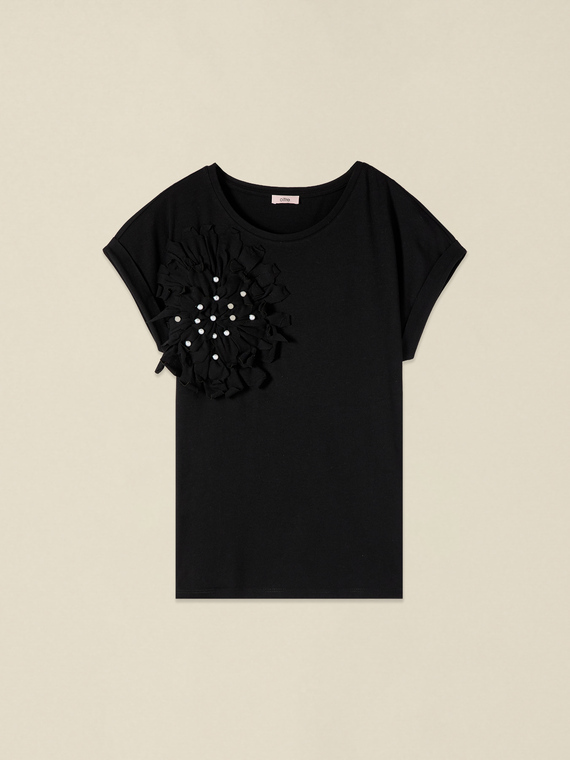 T-shirt with appliqu&eacute; and pearls