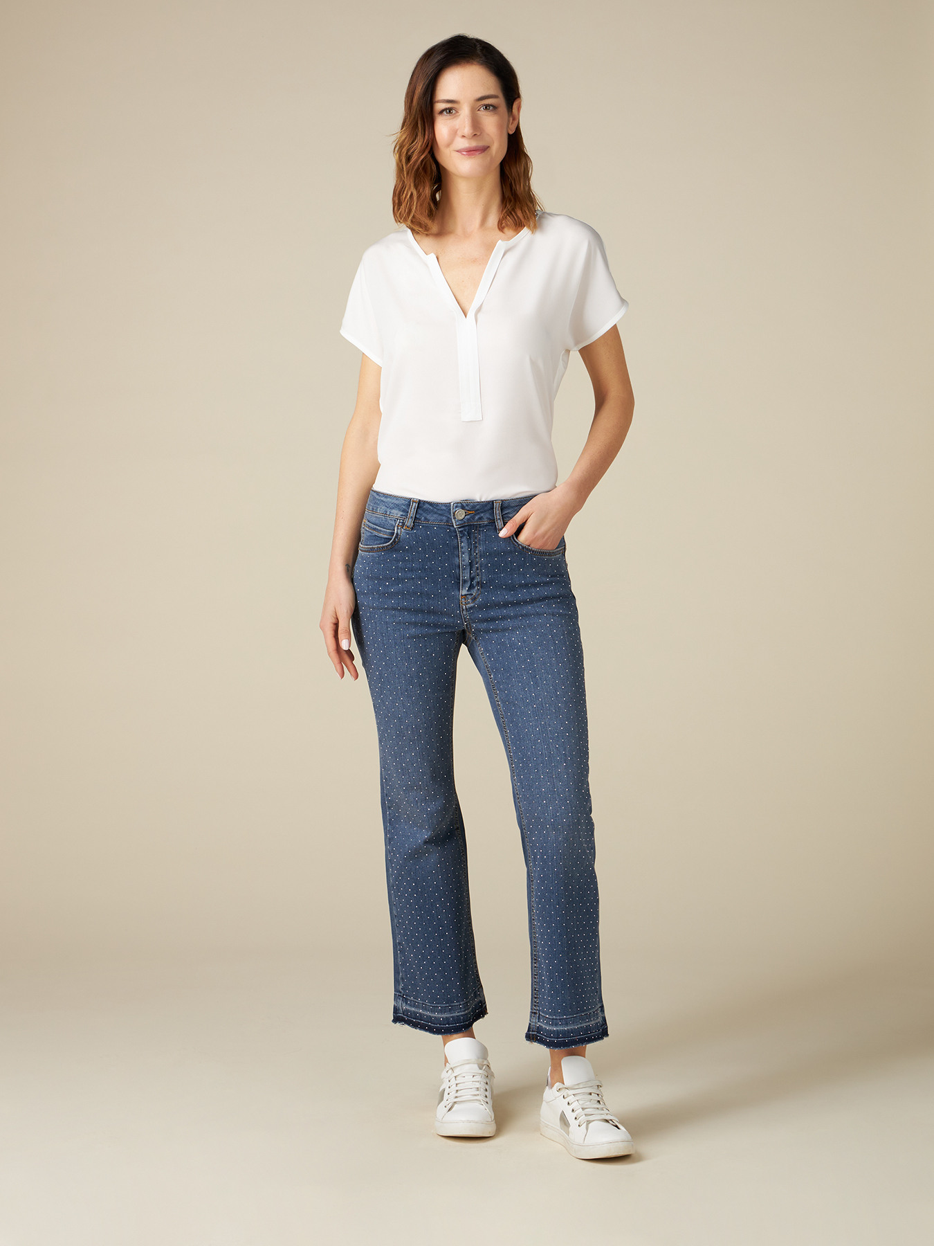 Little Flare Jeans mit kleinen Nieten image number 0