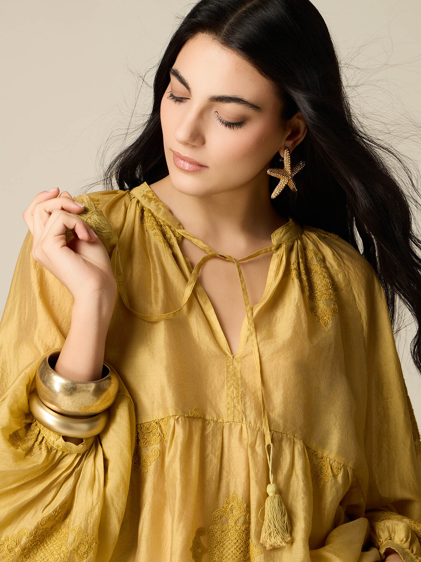 Bluse aus Lyocell-Mischung mit Stickereien image number 3