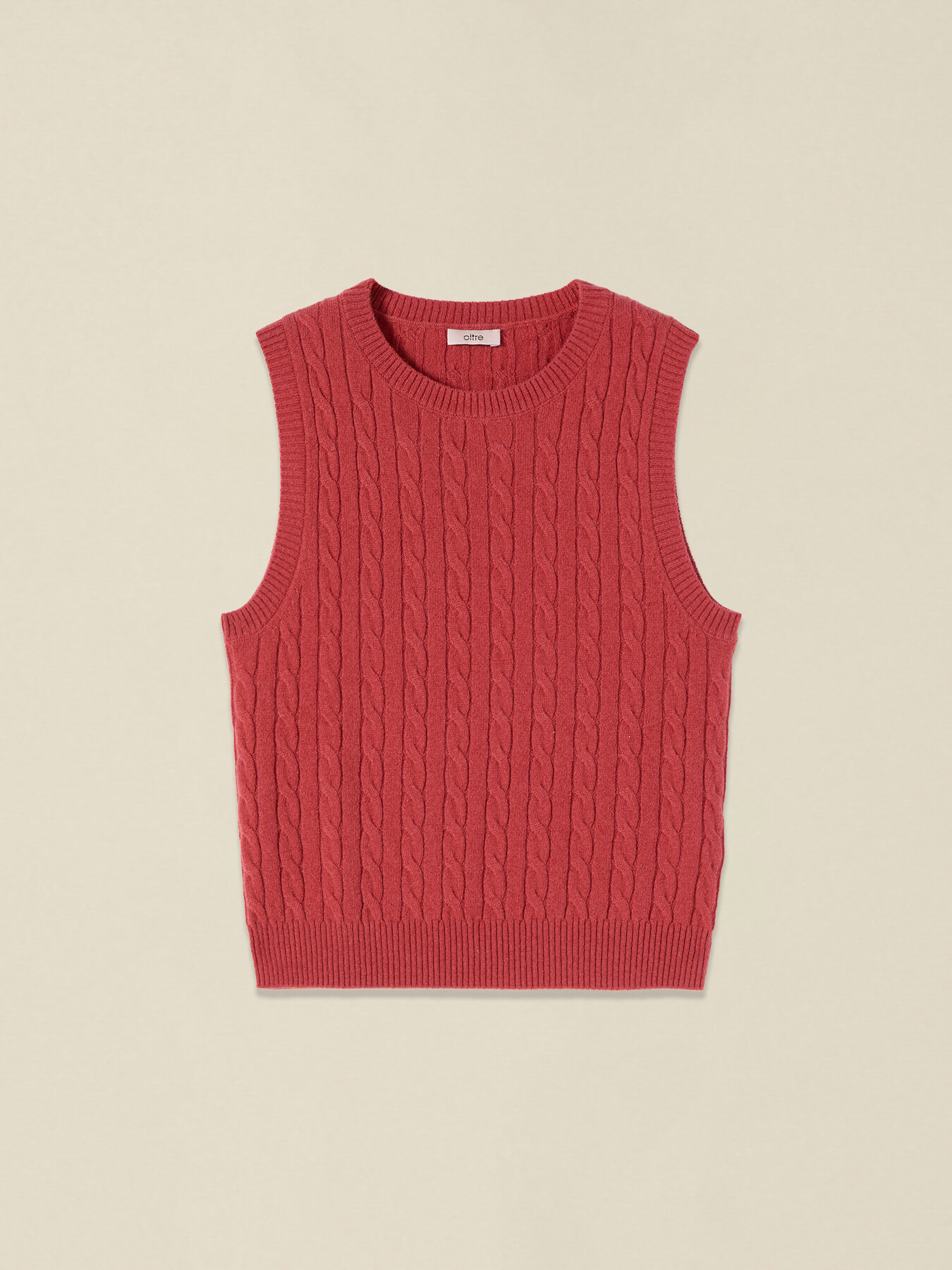 Sleeveless cable-knit sweater in wool/cashmere image number 3