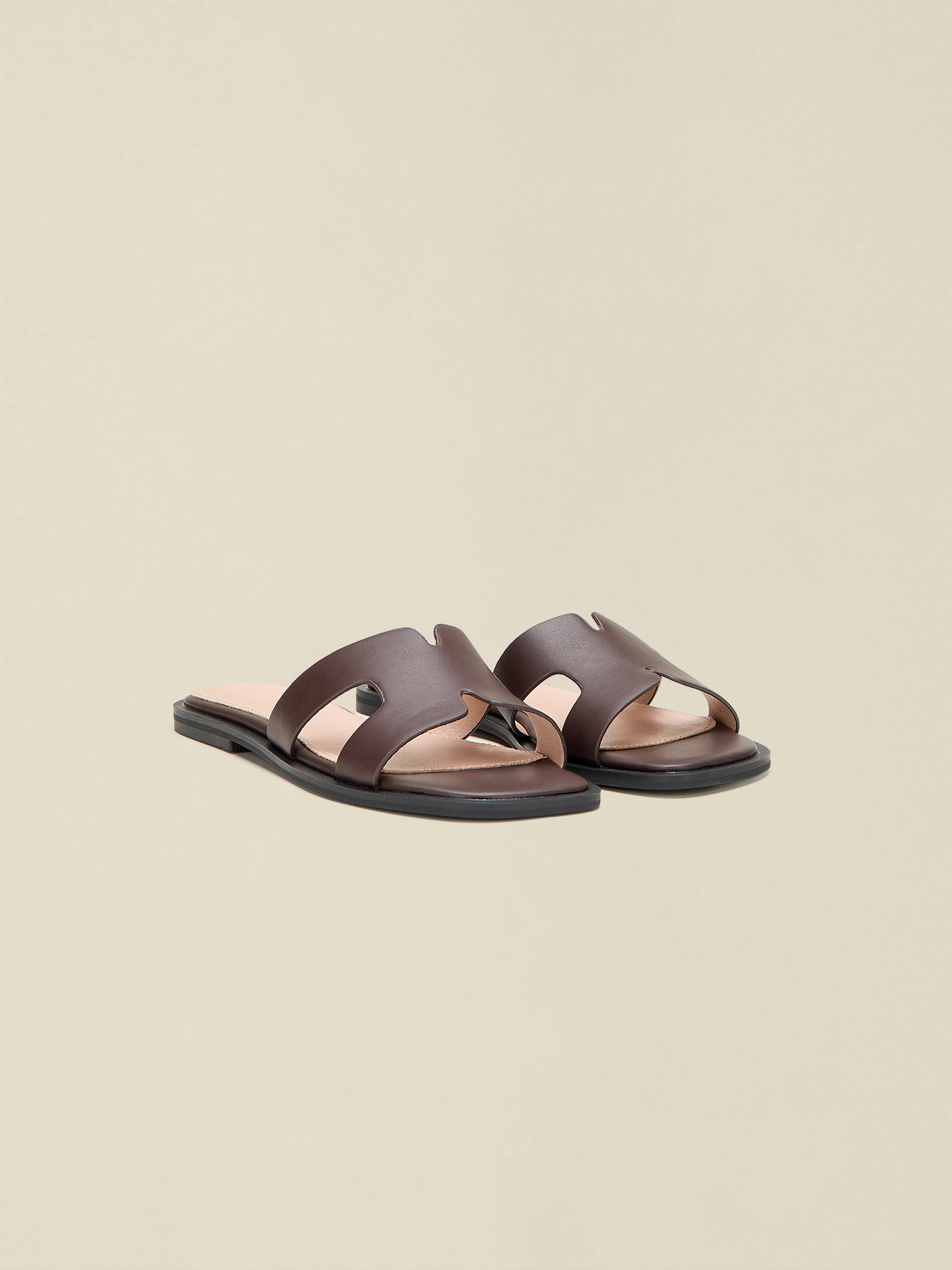 Flache Sandalen mit H-Riemen image number 2