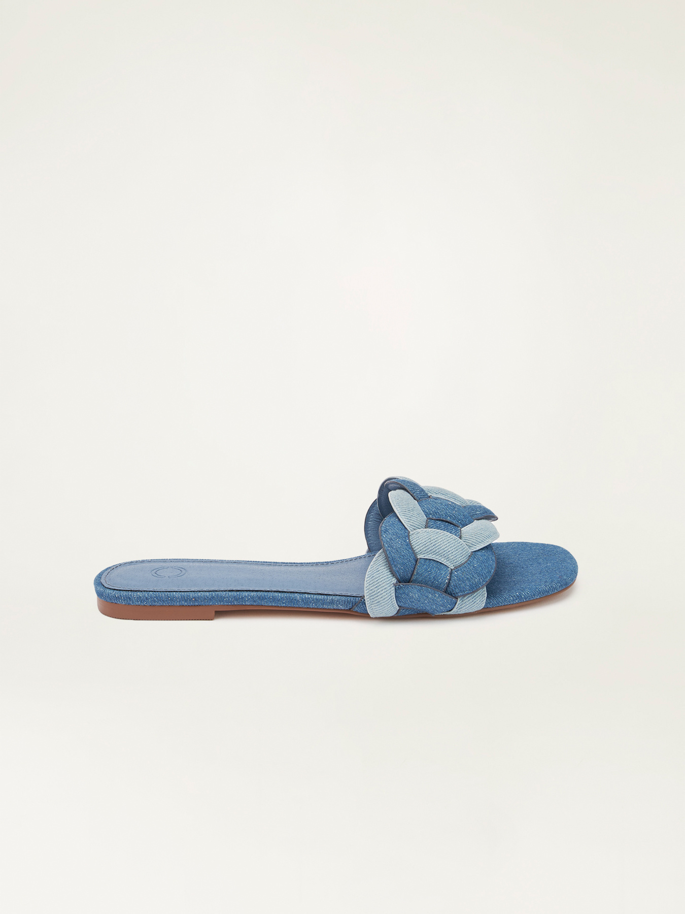 Flat sandals with denim braid image number 2