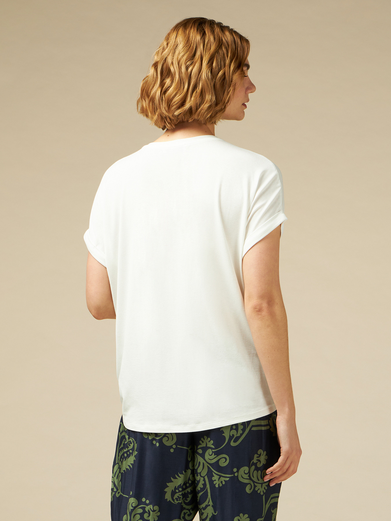 T-Shirt aus zwei verschiedenen Materialien mit Druck image number 1