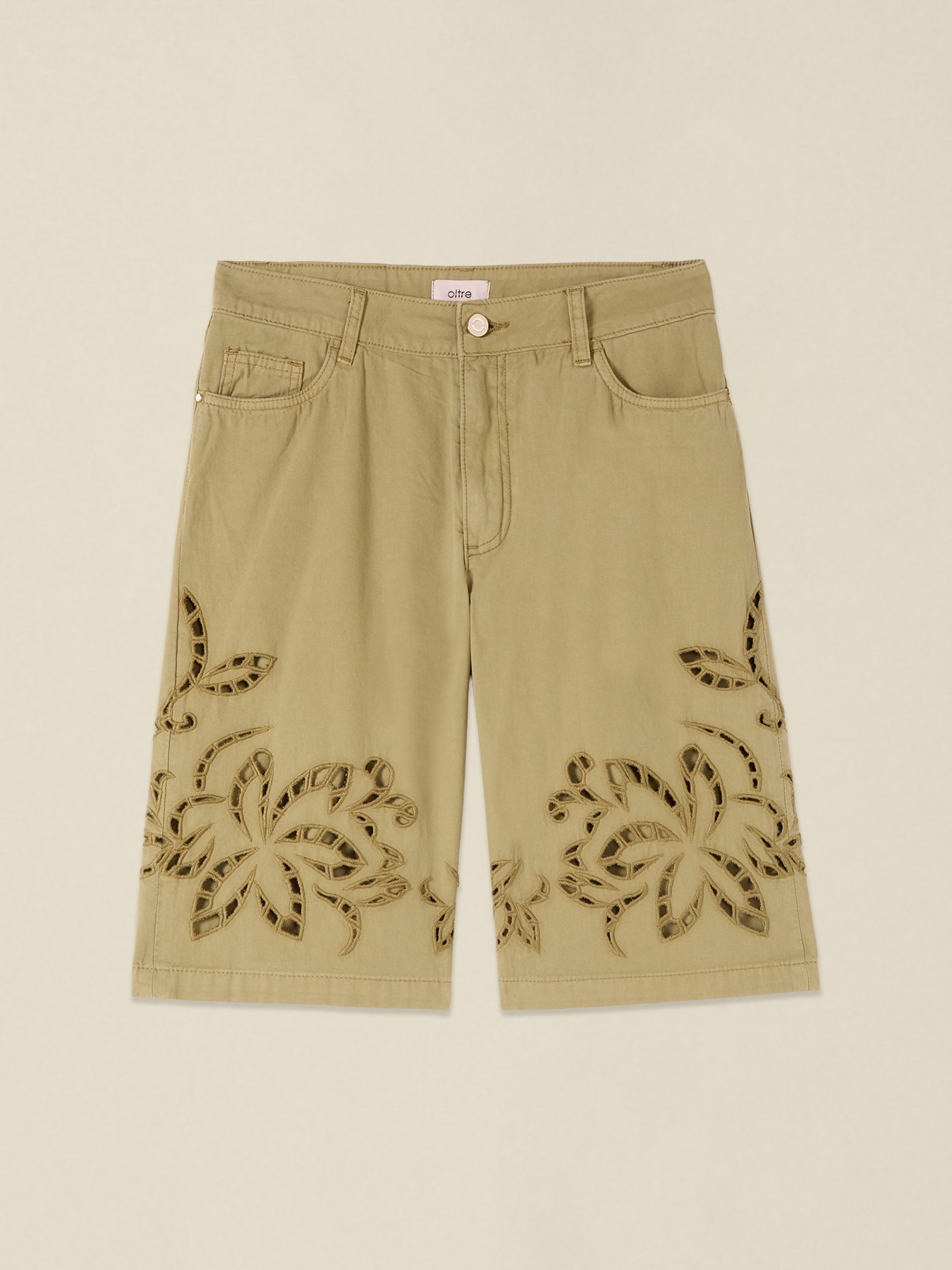 Bermuda aus Baumwolle mit durchsichtigen Stickereien image number 5