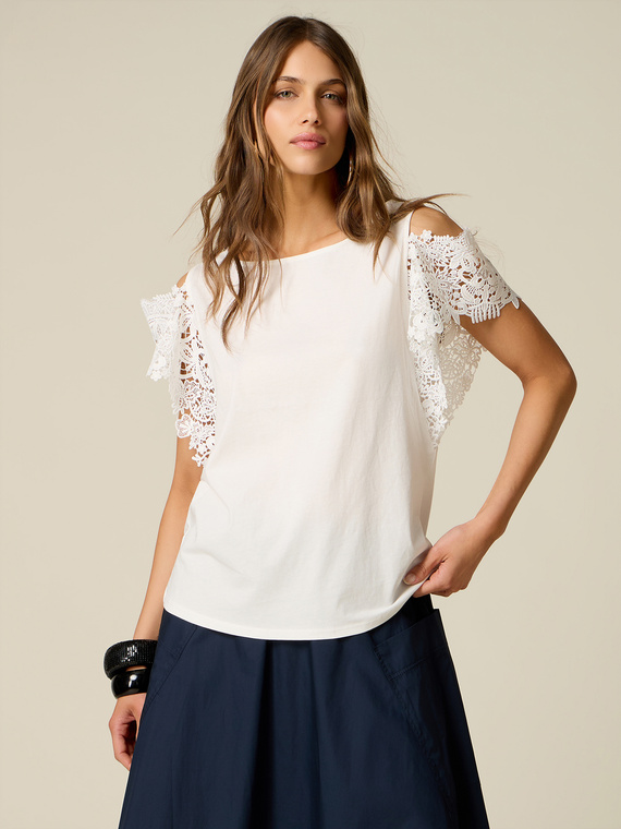 T-shirt with lace sleeves and cut-out