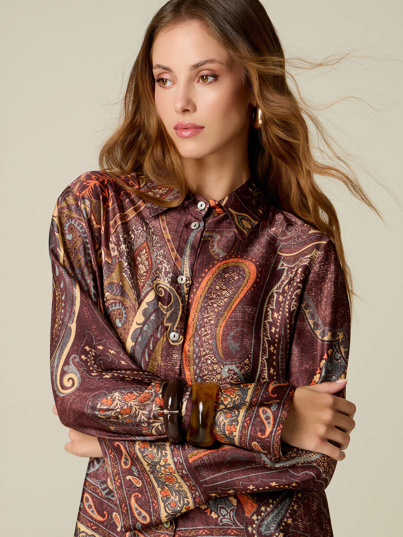 Chemise en satin fantaisie image number 2