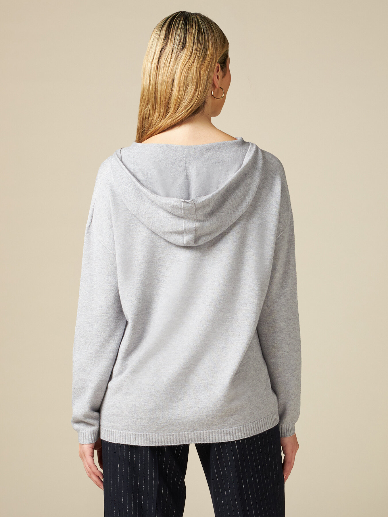 Pull sans coutures avec capuche image number 1