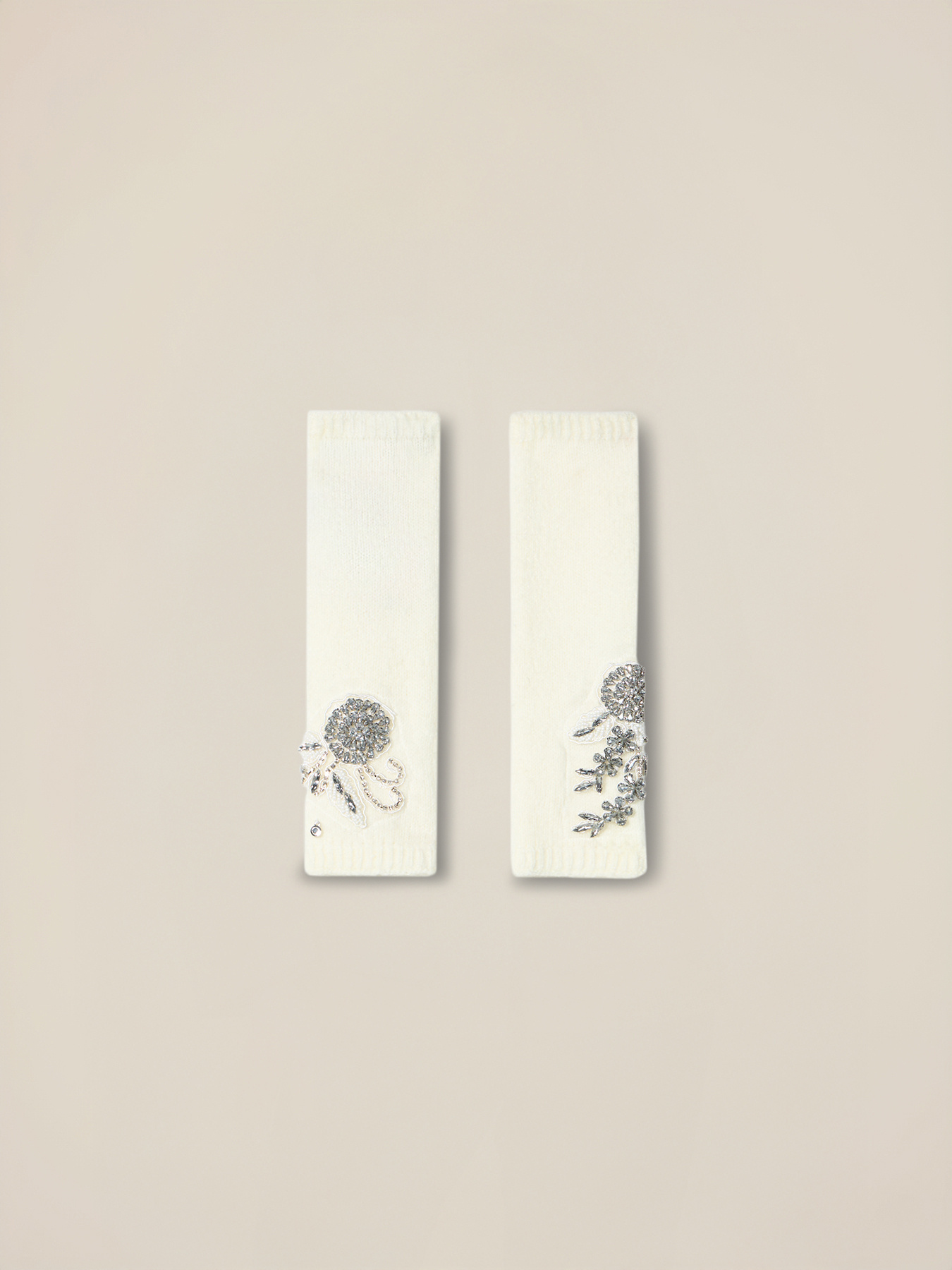 Mănuși din tricot cu aplicație cu bijuterii image number 1