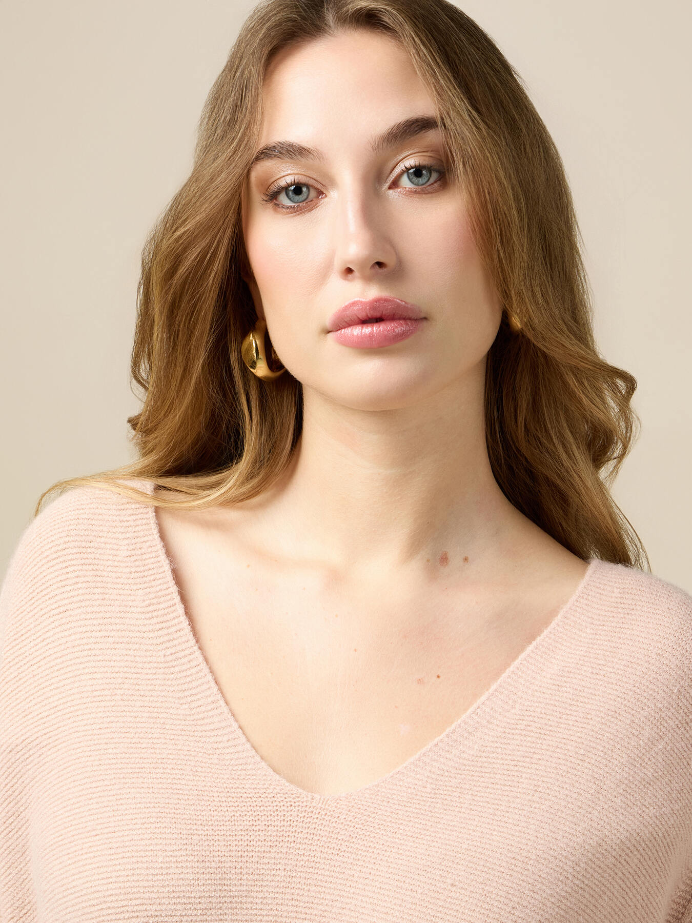 Oversize-Pullover mit V-Ausschnitt image number 2