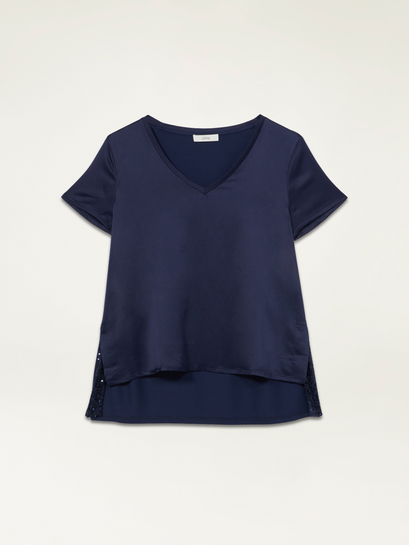 T-Shirt aus zwei verschiedenen Materialien mit Pailletten image number 4