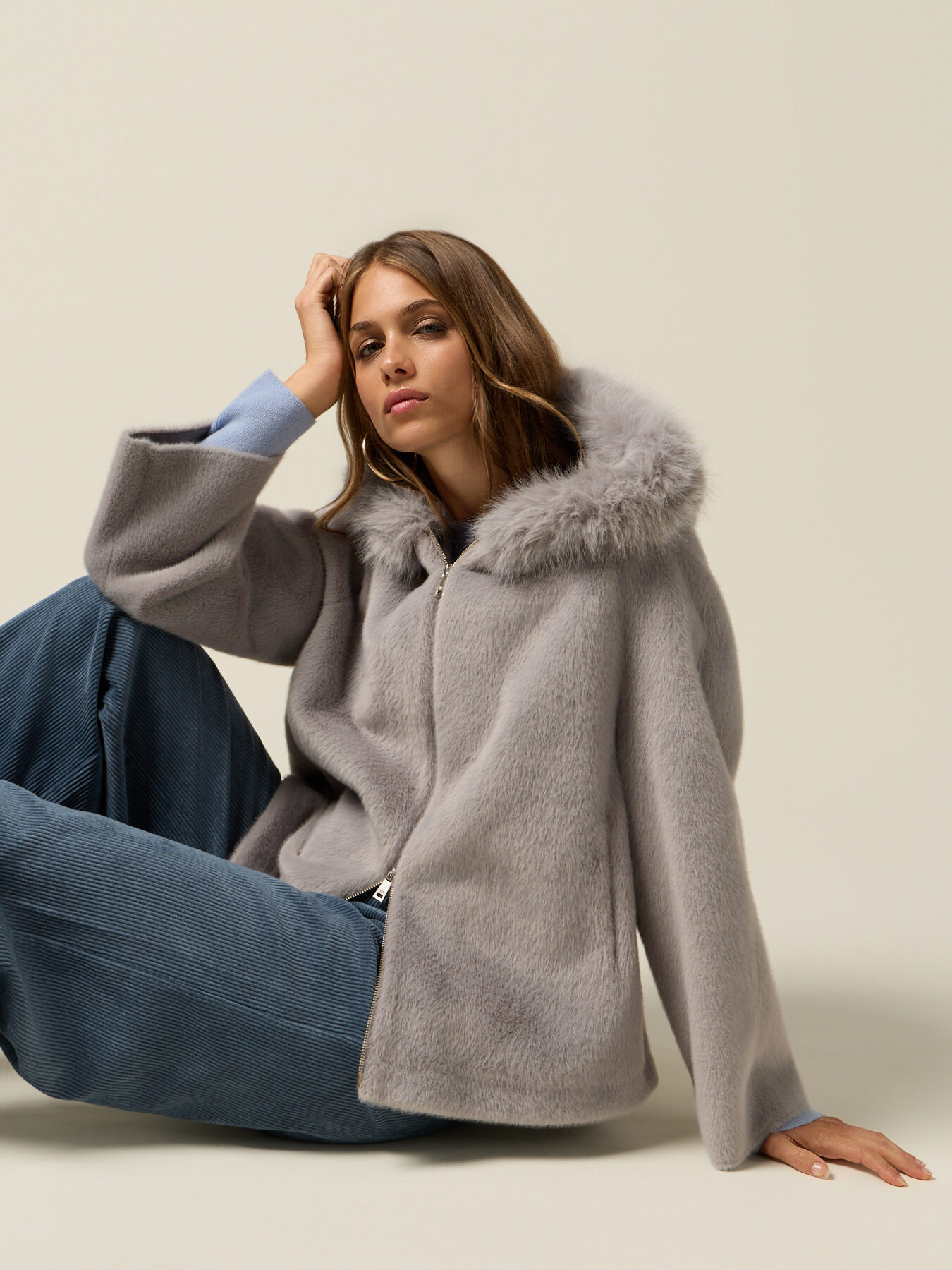 Parka corto con capucha image number 3