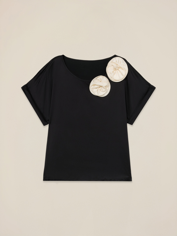 Two-material T-shirt with appliqu&eacute;s