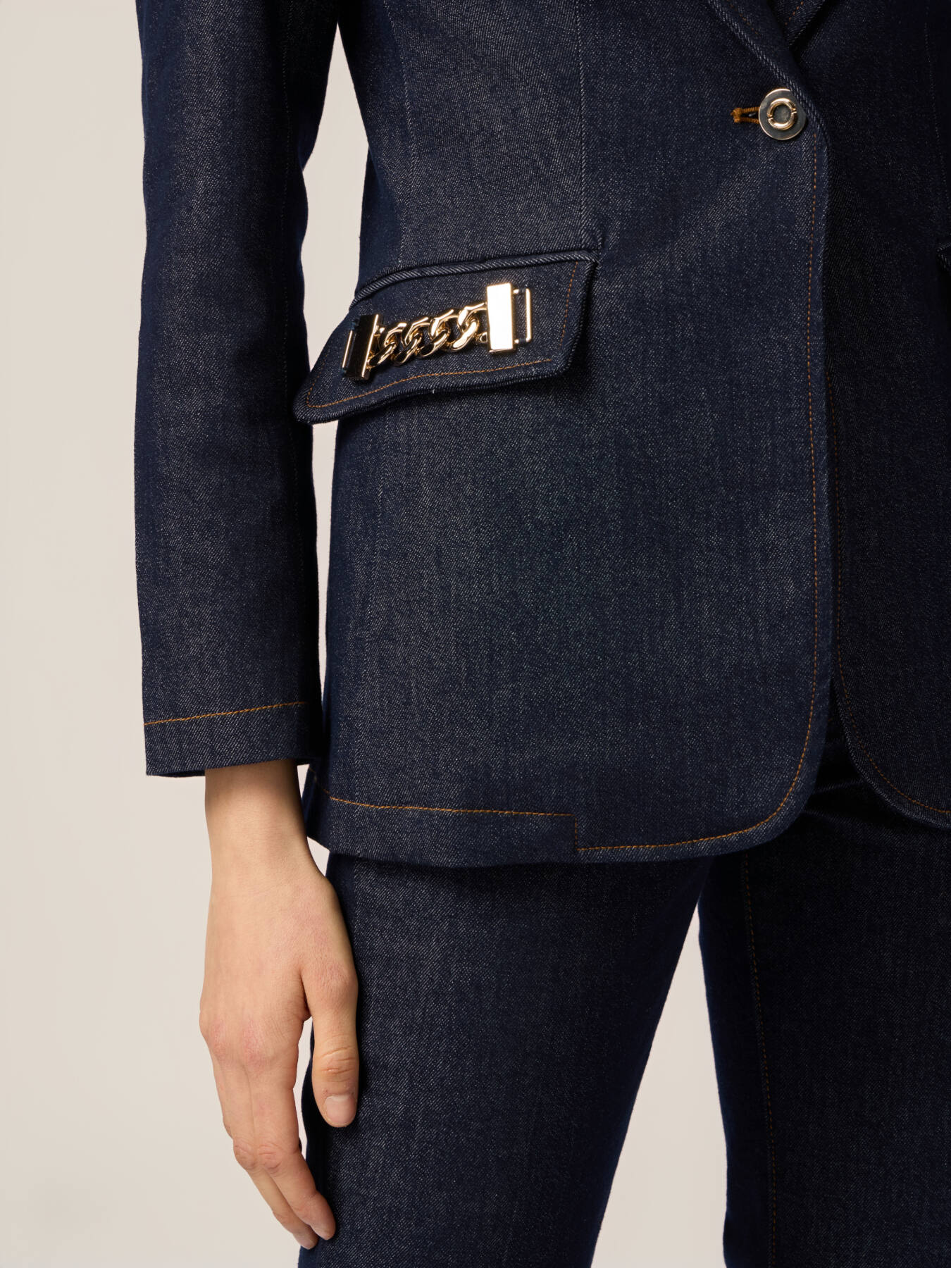 Denim blazer with metal chains image number 2