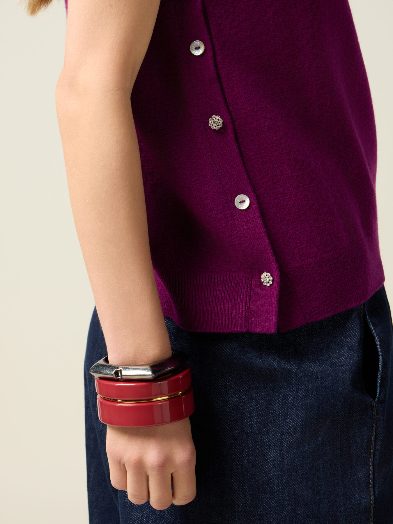 Wool and cashmere cardigan with buttons image number 2