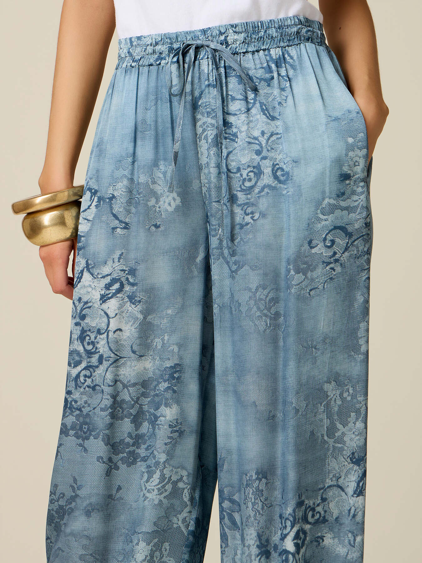 Palazzo pants in viscose satin image number 2