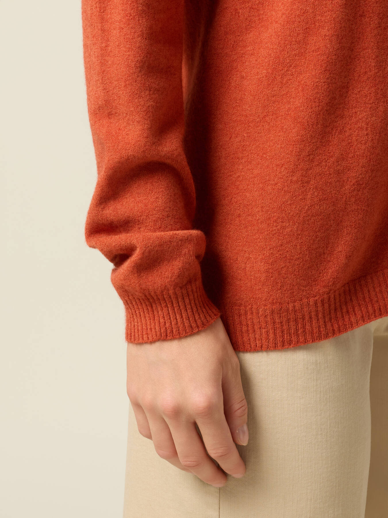 Viskosemischpullover mit V-Ausschnitt image number 2